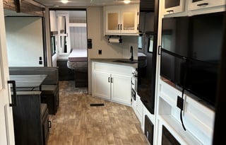 2023 Keystone Hideout 29DFS