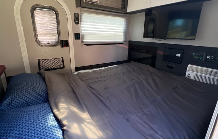 Bed setup (queen mattress)