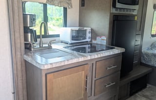 Cozy R-Pod Retreat