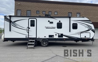 Modern Family & Pet Friendly North Trail Ultralite