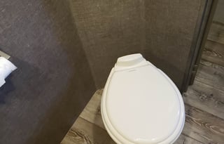 TOYHAULER BUT LIGHTWEIGHT