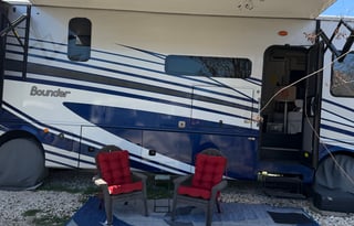 Modern Hill Country Glamping - 2024 Luxury RV