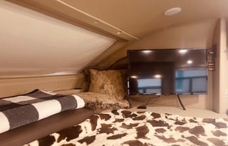 2020 Entegra Odyssey 32' Near Ohio Parks