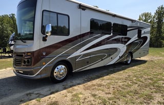 2022 Fleetwood RV Bounder 35K