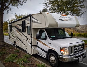 Coachmen RV Leprechaun 319MB Ford 450