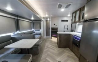 Spacious TWO Bedroom Home Away From Home-Bunkhouse