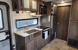 2021 Dutchmen RV Coleman Lantern Series 300TQ