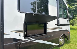 Pursuit of Happiness Motorhome- Delivery Only