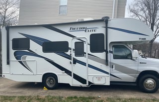 2021 Thor Motor Coach - Freedom Elite