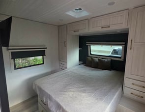 Forest River RV Surveyor Legend 252RBLE