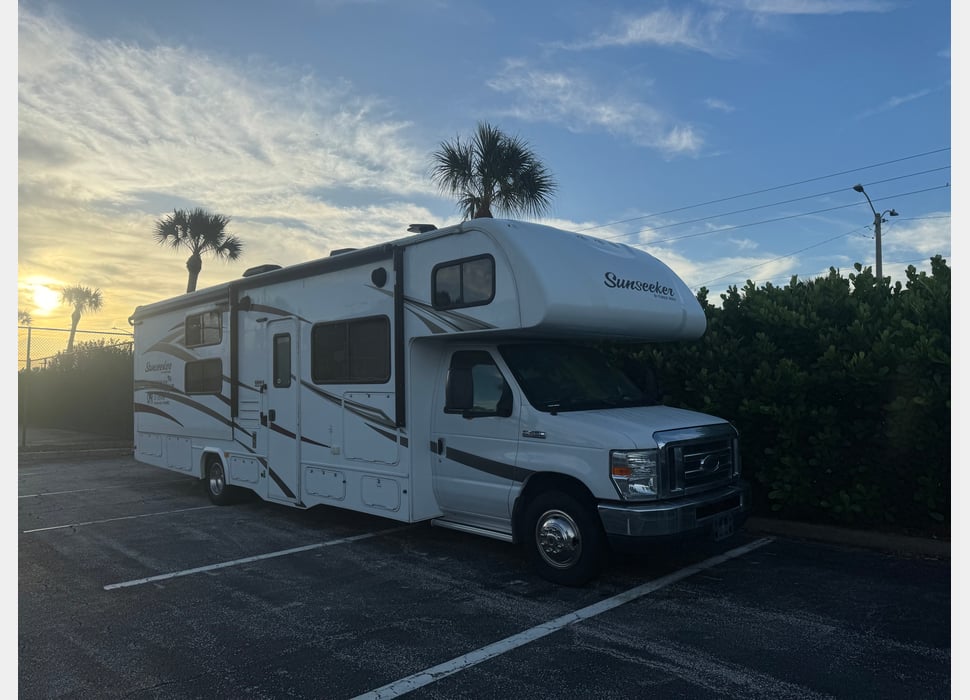 Class C Motor Home rentals in Leesburg