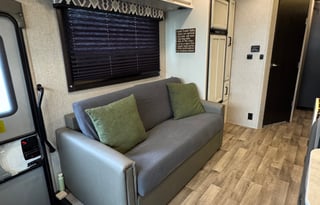 '21 Entegra Odyssey 31F | Stocked |Sleeps 8| Bunks