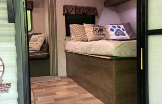 2020 Dutchmen RV Coleman Lantern LT Series 18FQ