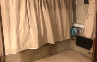 Glory Bound Adventure Coach *2 BATHROOMS*