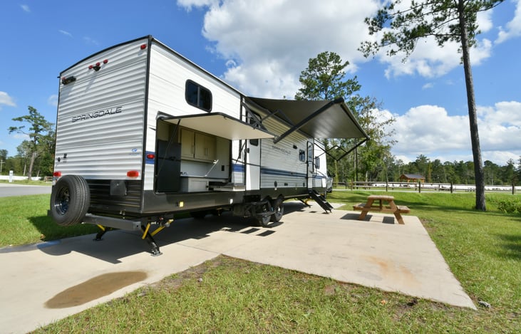 Island Oaks RV Resort