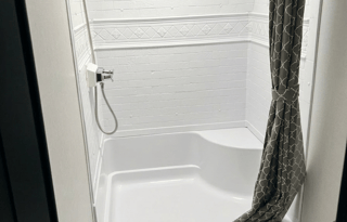 The Great Lakes Wagon -Sleeps 8