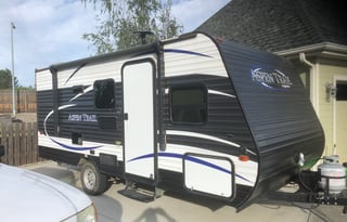2018 Aspen trail Bunkhouse Delivered, Lots Extras