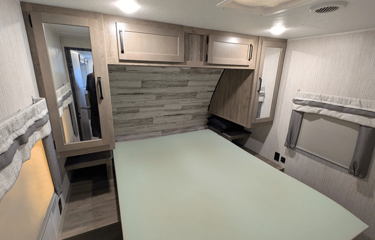 Private bedroom with Queen bed