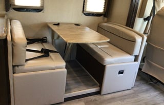 2018 Thor Motor Coach Windsport 34J