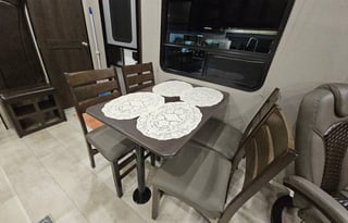 2022 Grand Design Momentum G-Class 30G