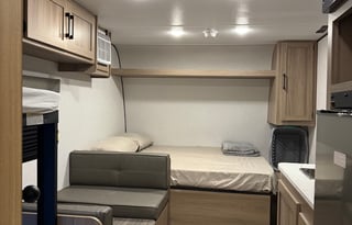 Family Bunkhouse • Sleeps 5 • Delivery