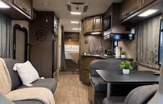 (#6) 30’ Adventure RV– Sleeps 8|Generator|Festival