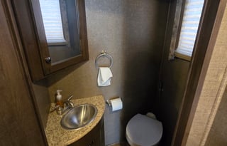 2 Baths, Washer/Dryer, 2 A/Cs, King Bed, Sleeps 6