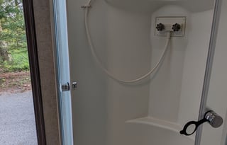 Luxurious 2 Bedroom  Pet Friendly HUGE RV