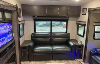 Sam & JP’s Kid approved camper rental !