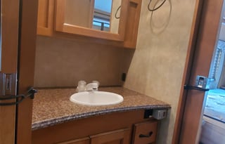 2014 Coachmen RV Freelander 28DS chevy 4500