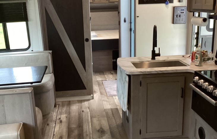 Deep sink, barn doors