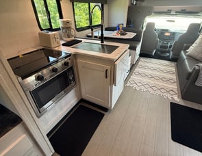 EAST TO WEST Entrada 3100FB