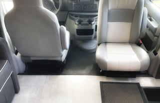 2021 Coachmen Leprechaun 319MB RV