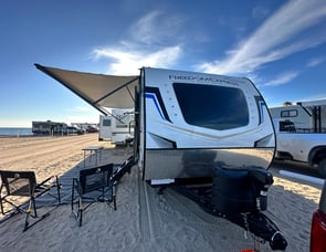 Coachmen RV Freedom Express Ultra Lite 238BHS