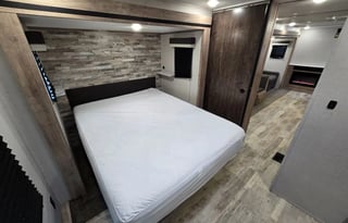 2024 Gulf Stream Kingsport Supreme 33DBDB