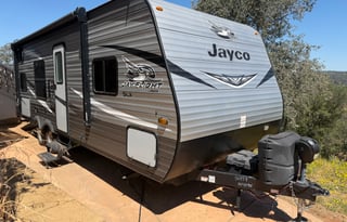 Spacious Clean 29' Jayco Travel Trailer