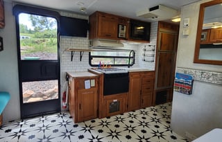 Ready for Fun! 26' Rockwood Ultralite- sleeps 5-6