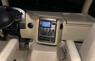 Thor Motor Coach Vegas 27.7 Class A