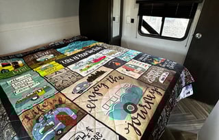 Adventure-Ready Toy Hauler – Solar + Generator!