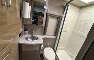 2021 Mercedes Delano 24FB