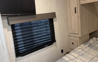 2022 EAST TO WEST Silver Lake 32 KBH