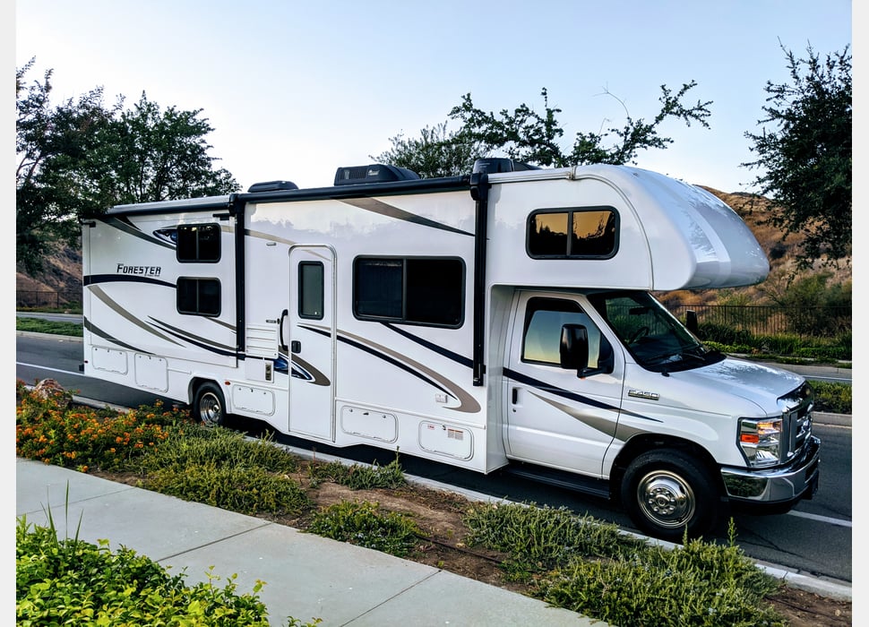 Class C Motor Home rentals in Simi Valley