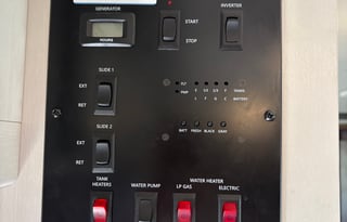 Rare King Bed | Auto Leveling | Easy to Drive