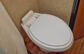 2016 Model, 23ft | Solar + Generator | Discounted!