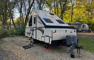 Cozy A-Frame Camper - Sleeps 4, A/C, Delivery