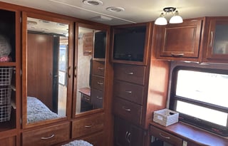 Recently Remodeled 2005 Fleetwood Pace Arrow