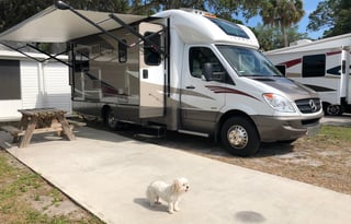 2014 Itasca Navion 24J