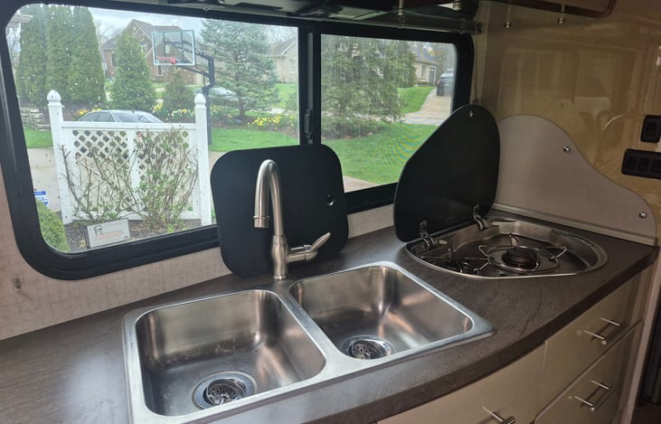 Kitchen Sinks and Stove Tops