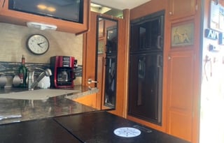 Great family escape house with garage.