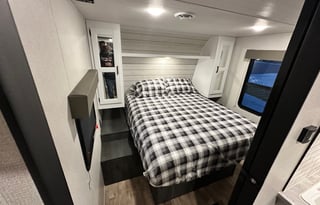 Modern and Spacious Hideout